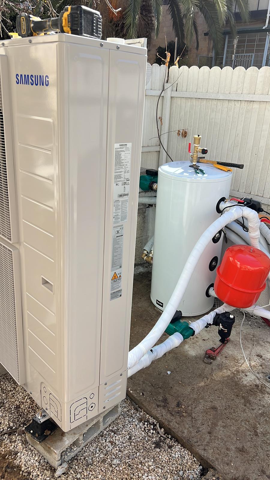 חימום תת רצפתי משולב עם חימום מי צריכה